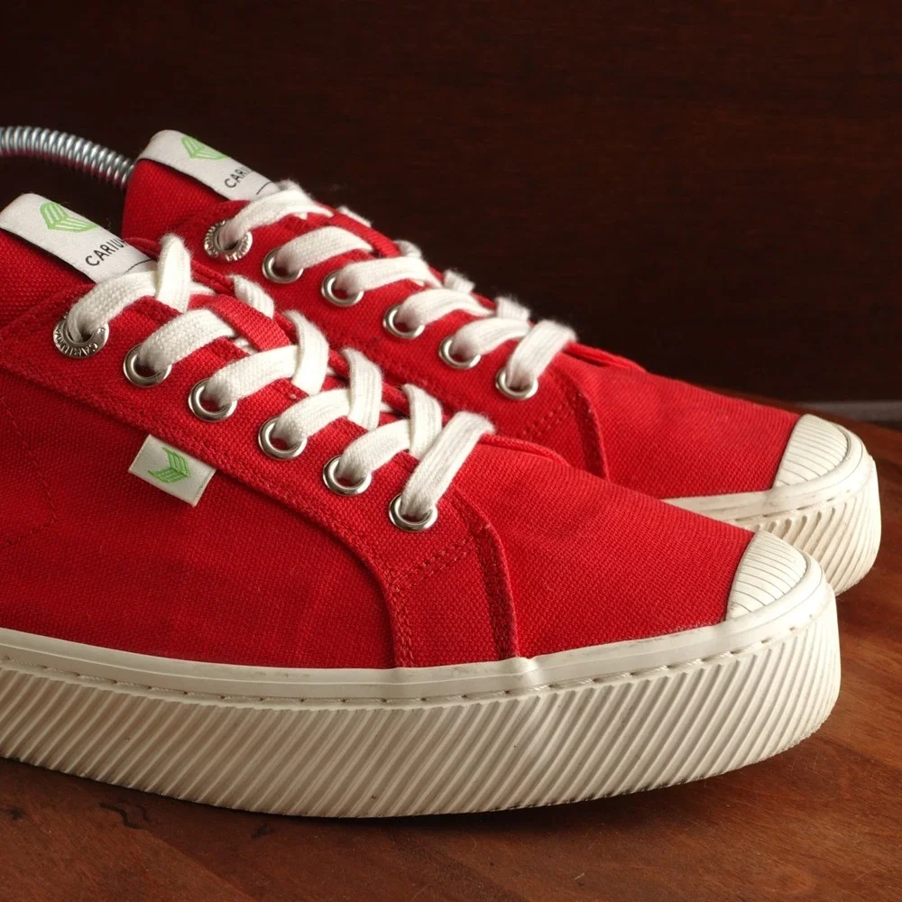 Cariuma Sneakers Unisex Size M10.5 W12 Red OCA Low Canvas Modern Casual Shoes